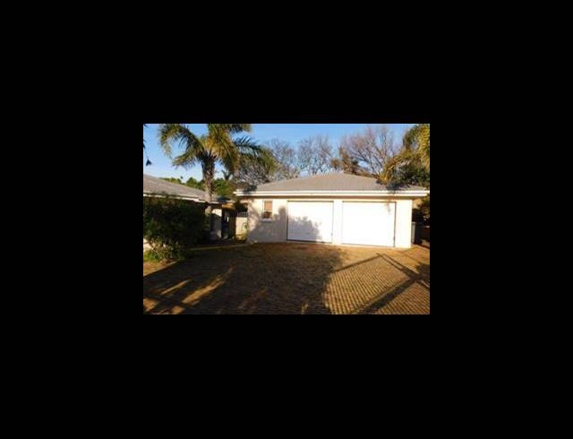 4 BEDROOM HOUSE FOR SALE IN PROTEA VALLEY